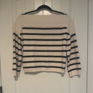 Striped Black and White Women's Sweater size Small
